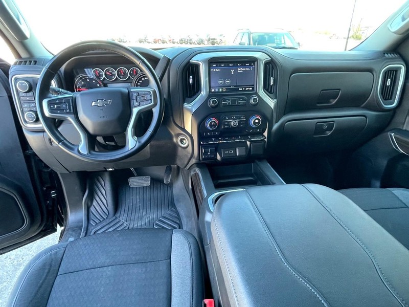 Chevrolet Silverado 2500HD Vehicle Full-screen Gallery Image 20