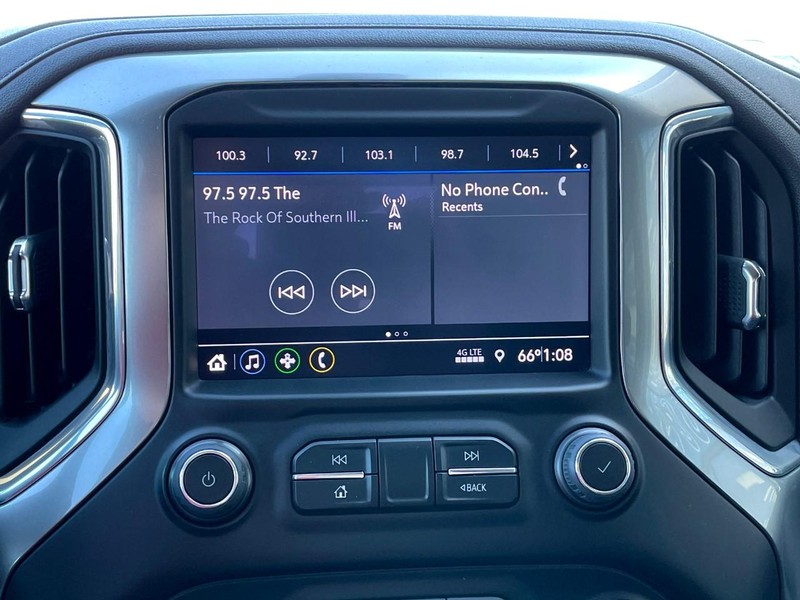 Chevrolet Silverado 2500HD Vehicle Full-screen Gallery Image 34