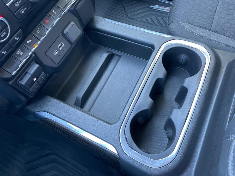 Chevrolet Silverado 2500HD Vehicle Full-screen Gallery Image 40