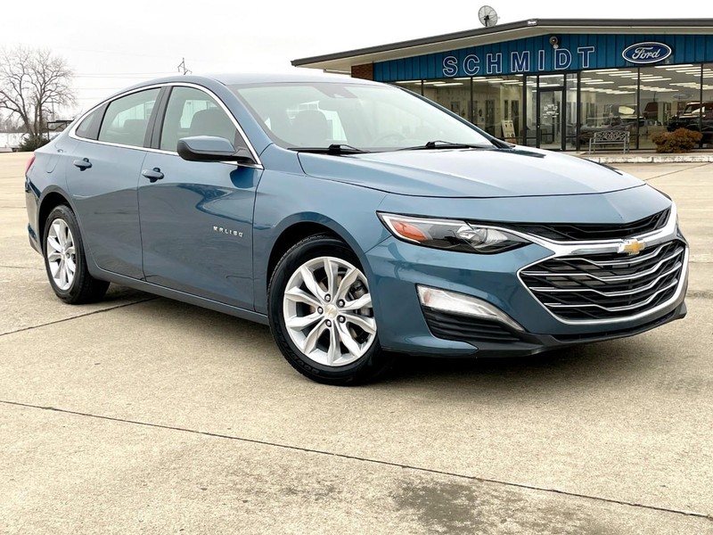 Chevrolet Malibu Vehicle Full-screen Gallery Image 02