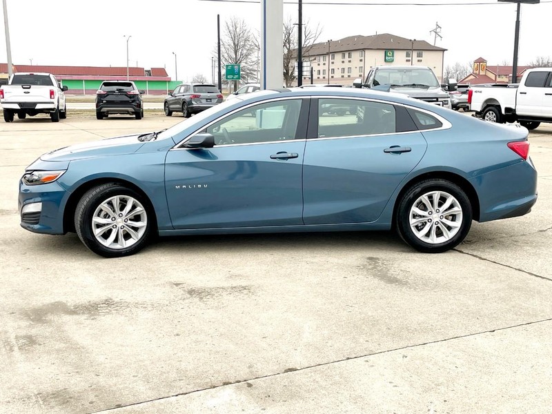 Chevrolet Malibu Vehicle Full-screen Gallery Image 06