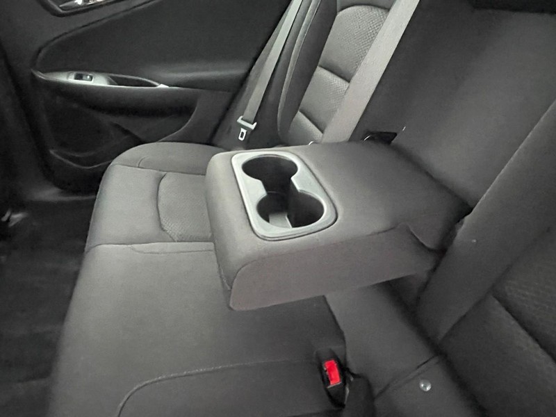 Chevrolet Malibu Vehicle Full-screen Gallery Image 14