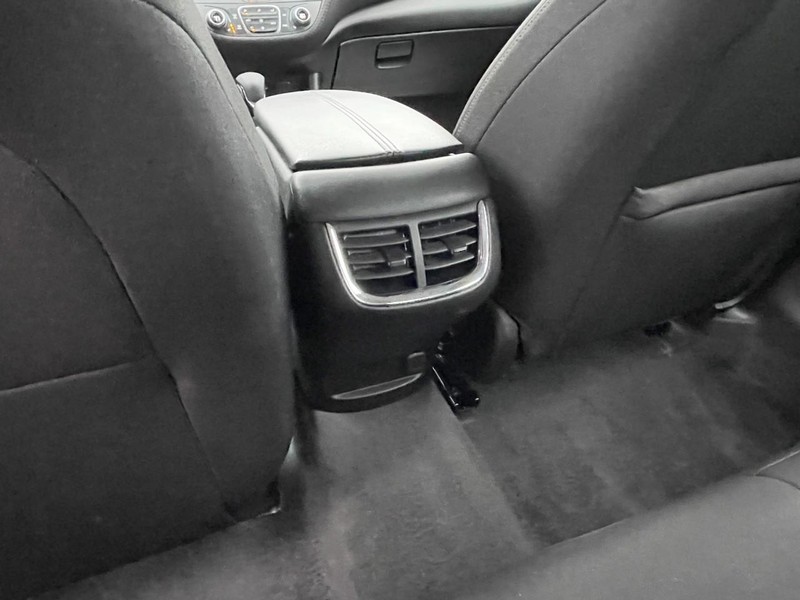 Chevrolet Malibu Vehicle Full-screen Gallery Image 15