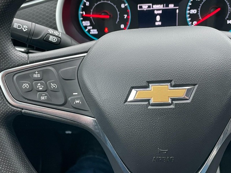 Chevrolet Malibu Vehicle Full-screen Gallery Image 23