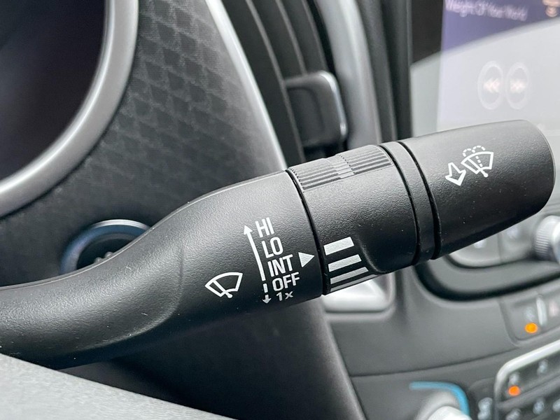 Chevrolet Malibu Vehicle Full-screen Gallery Image 26