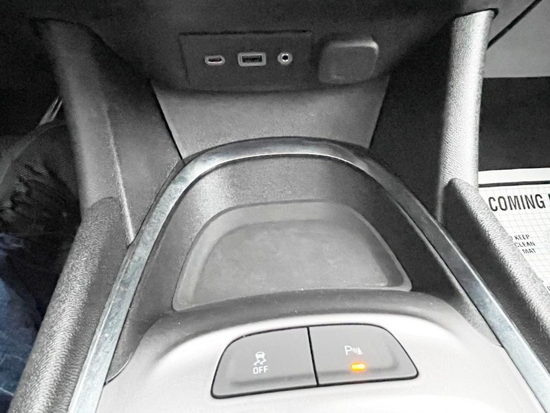 Chevrolet Malibu Vehicle Full-screen Gallery Image 36