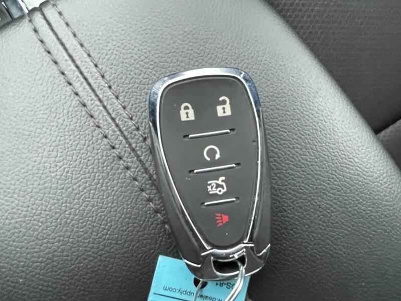 Chevrolet Malibu Vehicle Full-screen Gallery Image 38