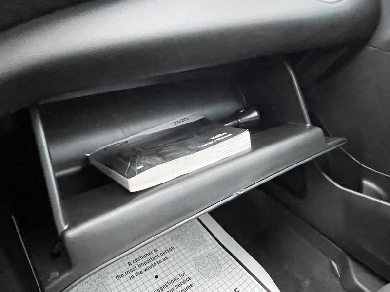 Chevrolet Malibu Vehicle Full-screen Gallery Image 40