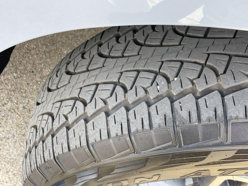 Ford Expedition Max Vehicle Full-screen Gallery Image 09