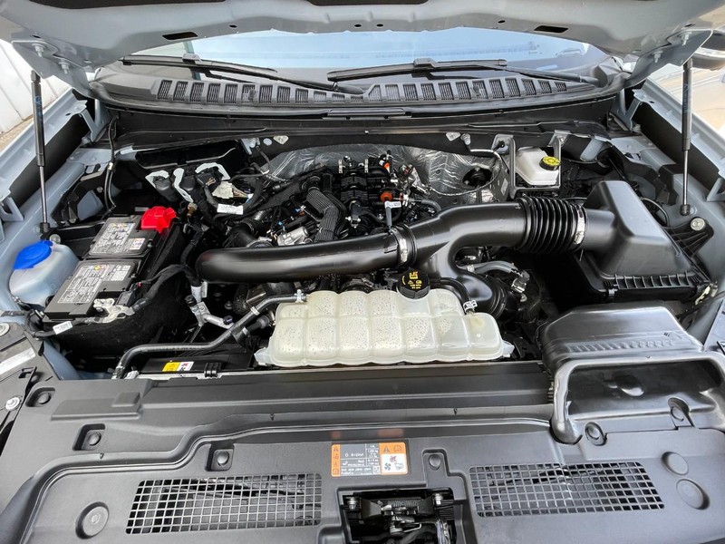 Ford Expedition Max Vehicle Full-screen Gallery Image 11