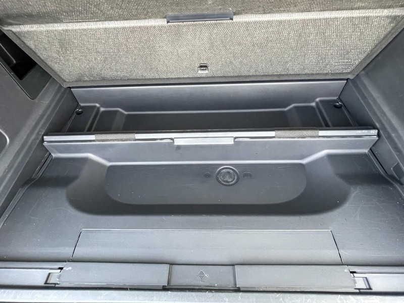 Ford Expedition Max Vehicle Full-screen Gallery Image 18