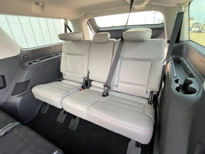 Ford Expedition Max Vehicle Full-screen Gallery Image 20
