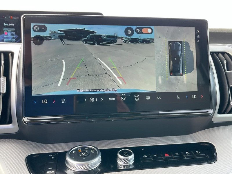 Ford Expedition Max Vehicle Full-screen Gallery Image 38