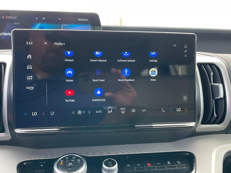 Ford Expedition Max Vehicle Full-screen Gallery Image 44