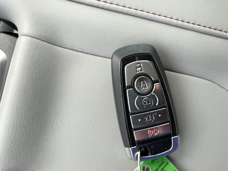 Ford Expedition Max Vehicle Full-screen Gallery Image 49