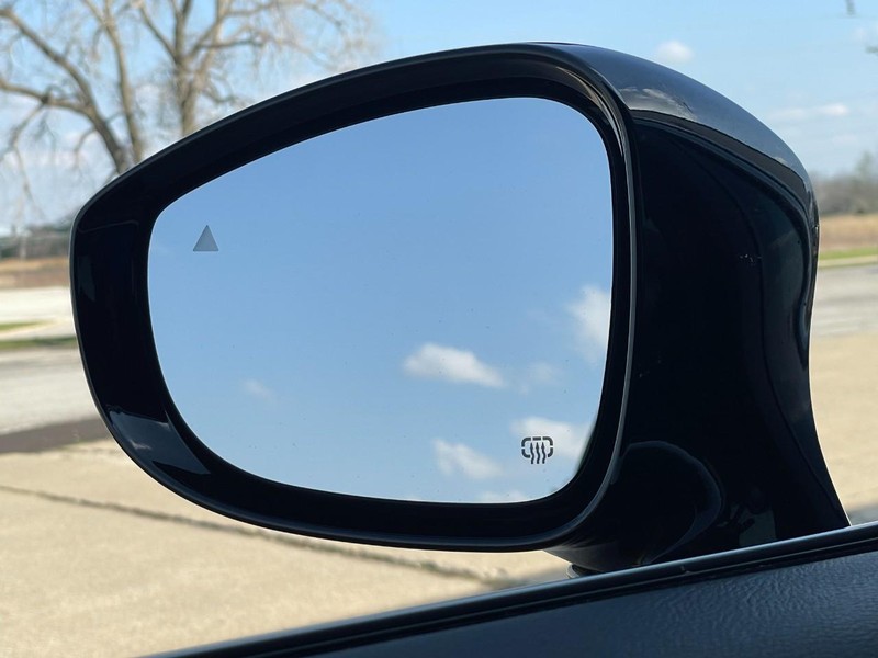 Chrysler Pacifica Vehicle Full-screen Gallery Image 32