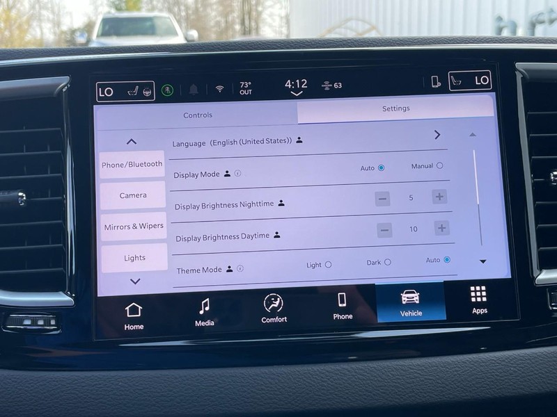 Chrysler Pacifica Vehicle Full-screen Gallery Image 39