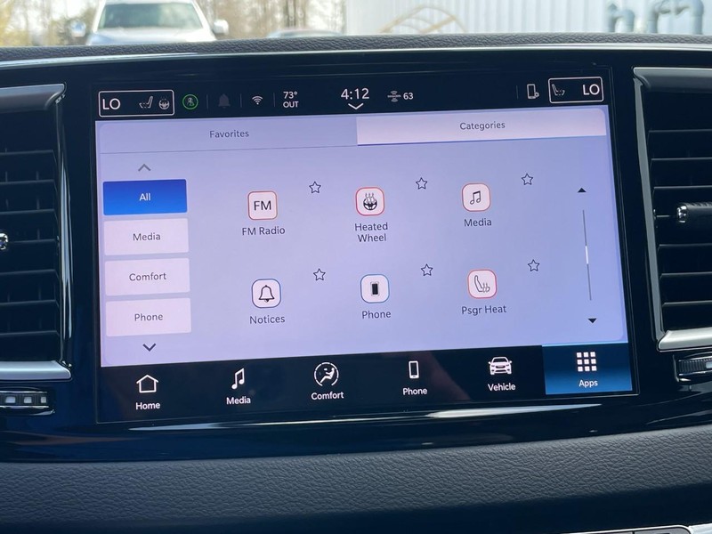 Chrysler Pacifica Vehicle Full-screen Gallery Image 46