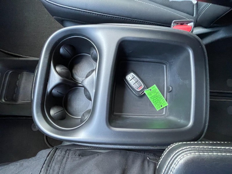 Chrysler Pacifica Vehicle Full-screen Gallery Image 52