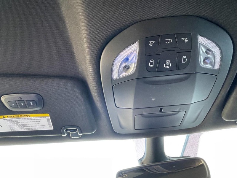 Chrysler Pacifica Vehicle Full-screen Gallery Image 55