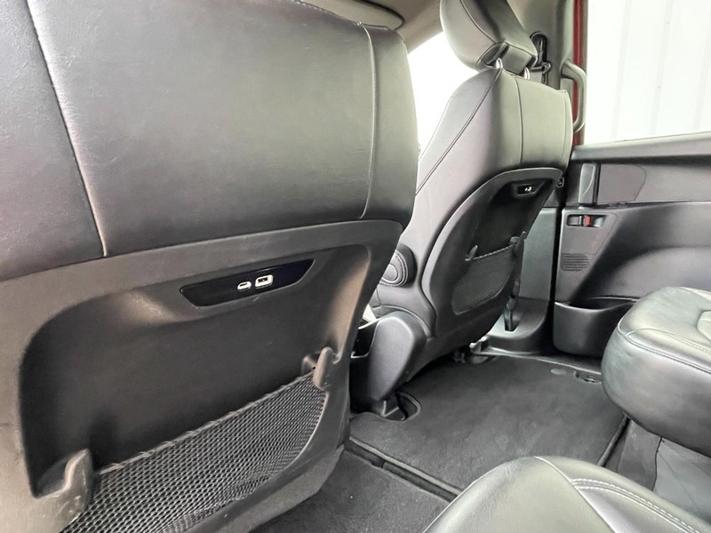 Chrysler Pacifica Vehicle Full-screen Gallery Image 19