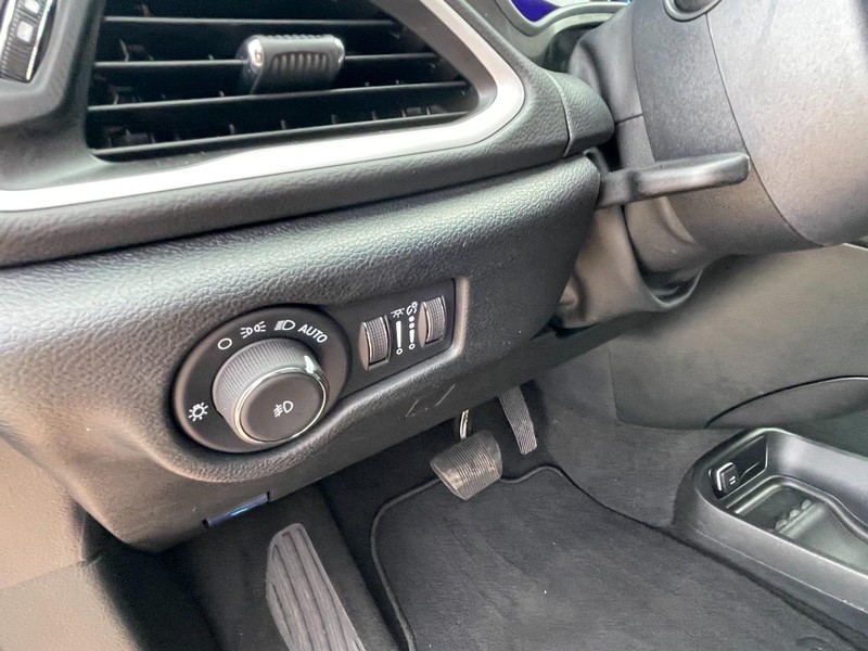 Chrysler Pacifica Vehicle Full-screen Gallery Image 22