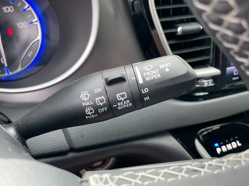 Chrysler Pacifica Vehicle Full-screen Gallery Image 28