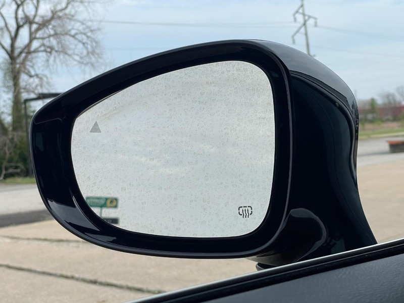 Chrysler Pacifica Vehicle Full-screen Gallery Image 31