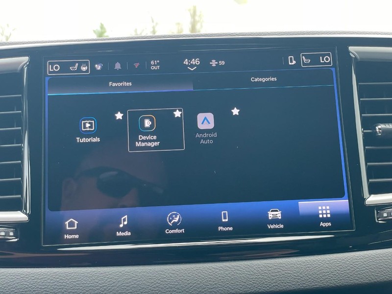 Chrysler Pacifica Vehicle Full-screen Gallery Image 39