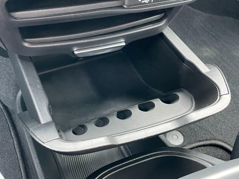 Chrysler Pacifica Vehicle Full-screen Gallery Image 42