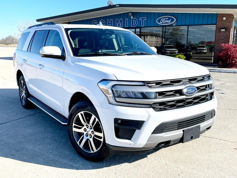 Ford Expedition Vehicle Full-screen Gallery Image 02