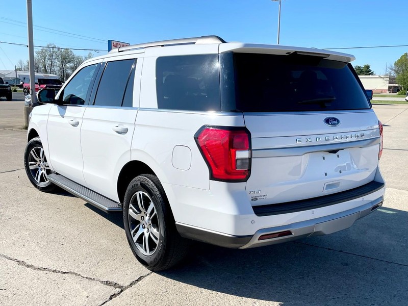 Ford Expedition Vehicle Full-screen Gallery Image 05