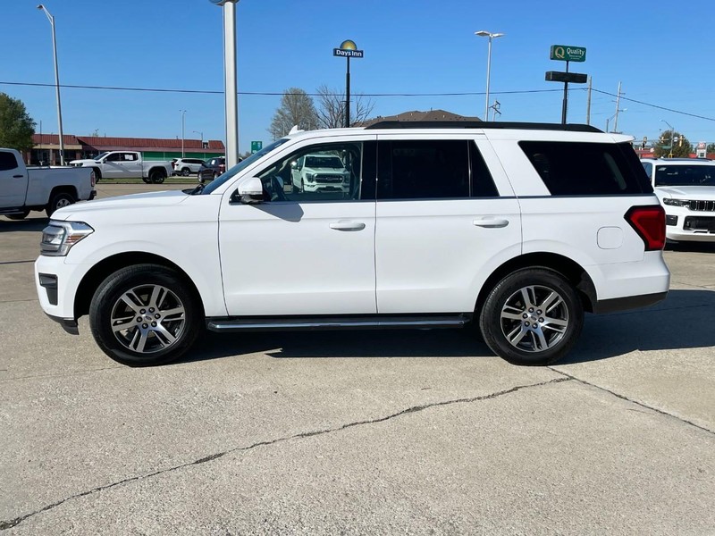 Ford Expedition Vehicle Full-screen Gallery Image 06