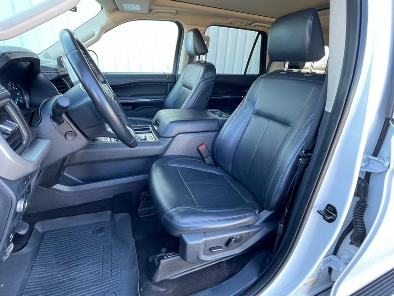 Ford Expedition Vehicle Full-screen Gallery Image 27