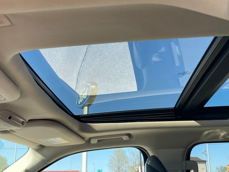 Ford Expedition Vehicle Full-screen Gallery Image 28