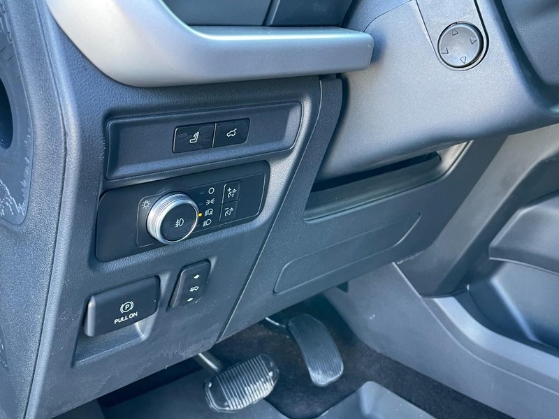 Ford Expedition Vehicle Full-screen Gallery Image 29