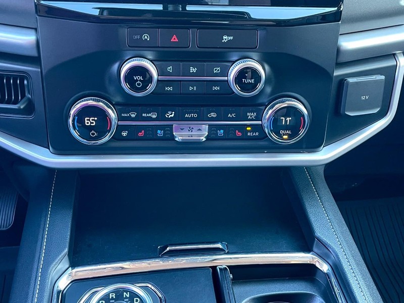 Ford Expedition Vehicle Full-screen Gallery Image 48