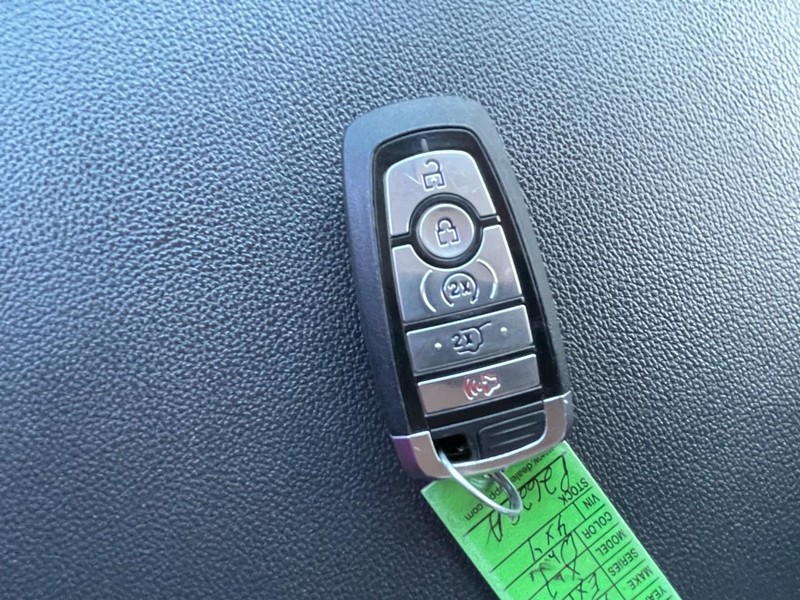 Ford Expedition Vehicle Full-screen Gallery Image 51