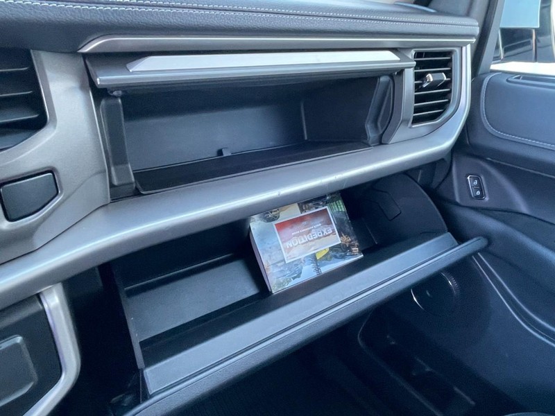 Ford Expedition Vehicle Full-screen Gallery Image 53