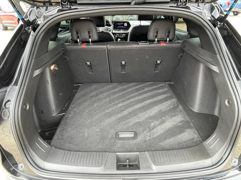 Chevrolet Trax Vehicle Full-screen Gallery Image 12
