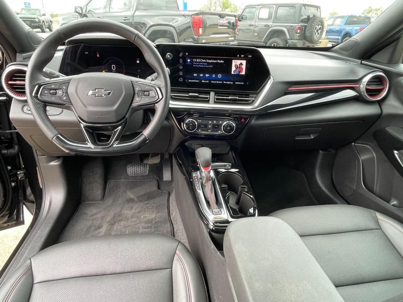 Chevrolet Trax Vehicle Full-screen Gallery Image 16