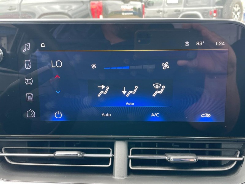 Chevrolet Trax Vehicle Full-screen Gallery Image 34