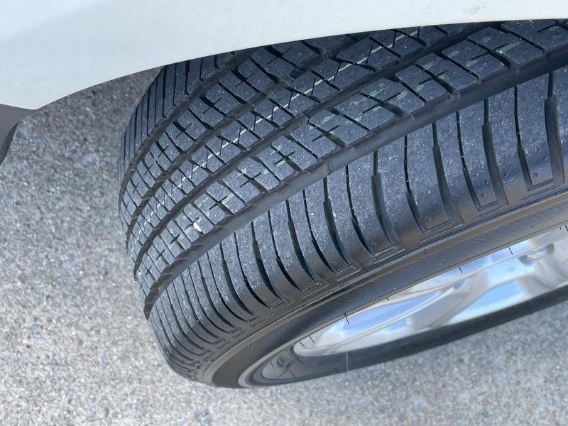 Ford EcoSport Vehicle Full-screen Gallery Image 09