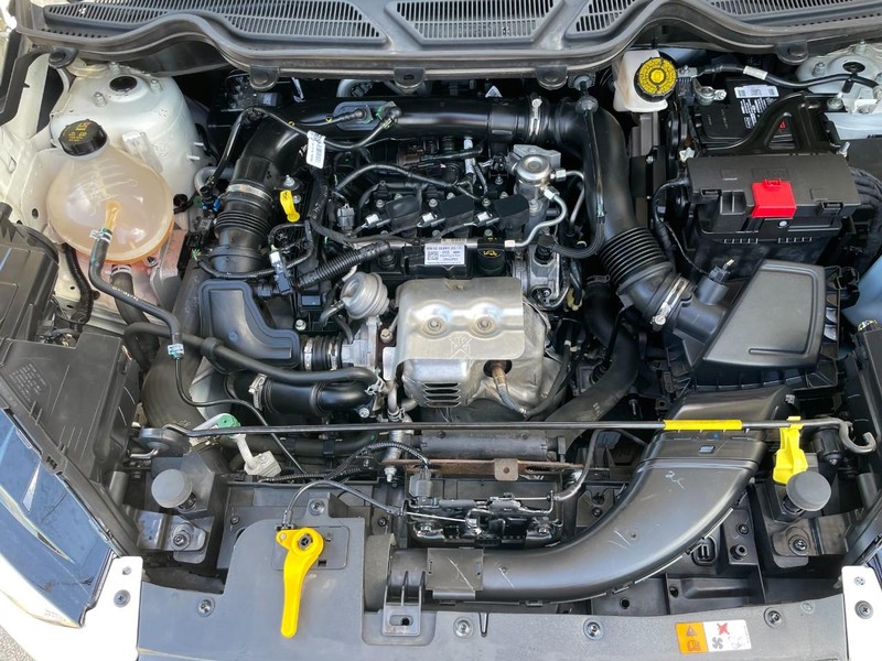 Ford EcoSport Vehicle Full-screen Gallery Image 11