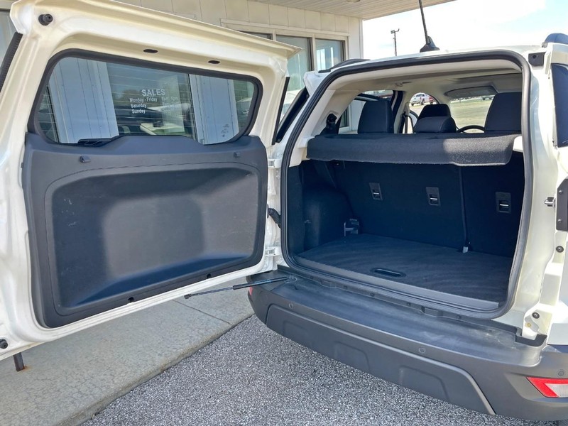 Ford EcoSport Vehicle Full-screen Gallery Image 12