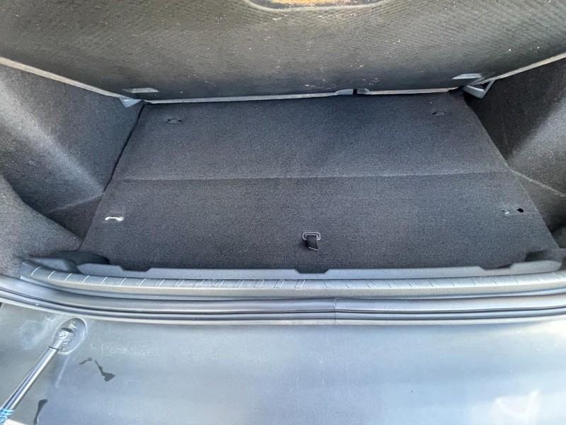 Ford EcoSport Vehicle Full-screen Gallery Image 14