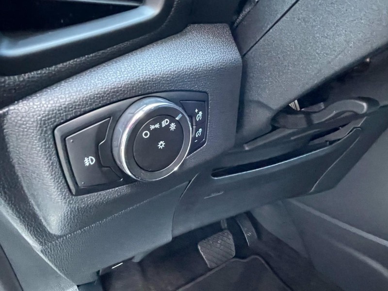 Ford EcoSport Vehicle Full-screen Gallery Image 22