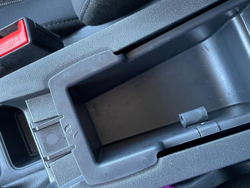 Ford EcoSport Vehicle Full-screen Gallery Image 43