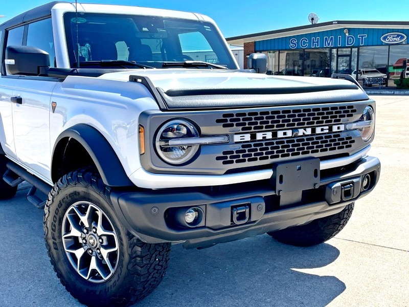 Ford Bronco Vehicle Full-screen Gallery Image 08