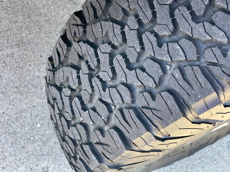 Ford Bronco Vehicle Full-screen Gallery Image 10